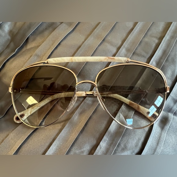 Gorgeous Chloe sunglasses… Never worn.. - Picture 2 of 4
